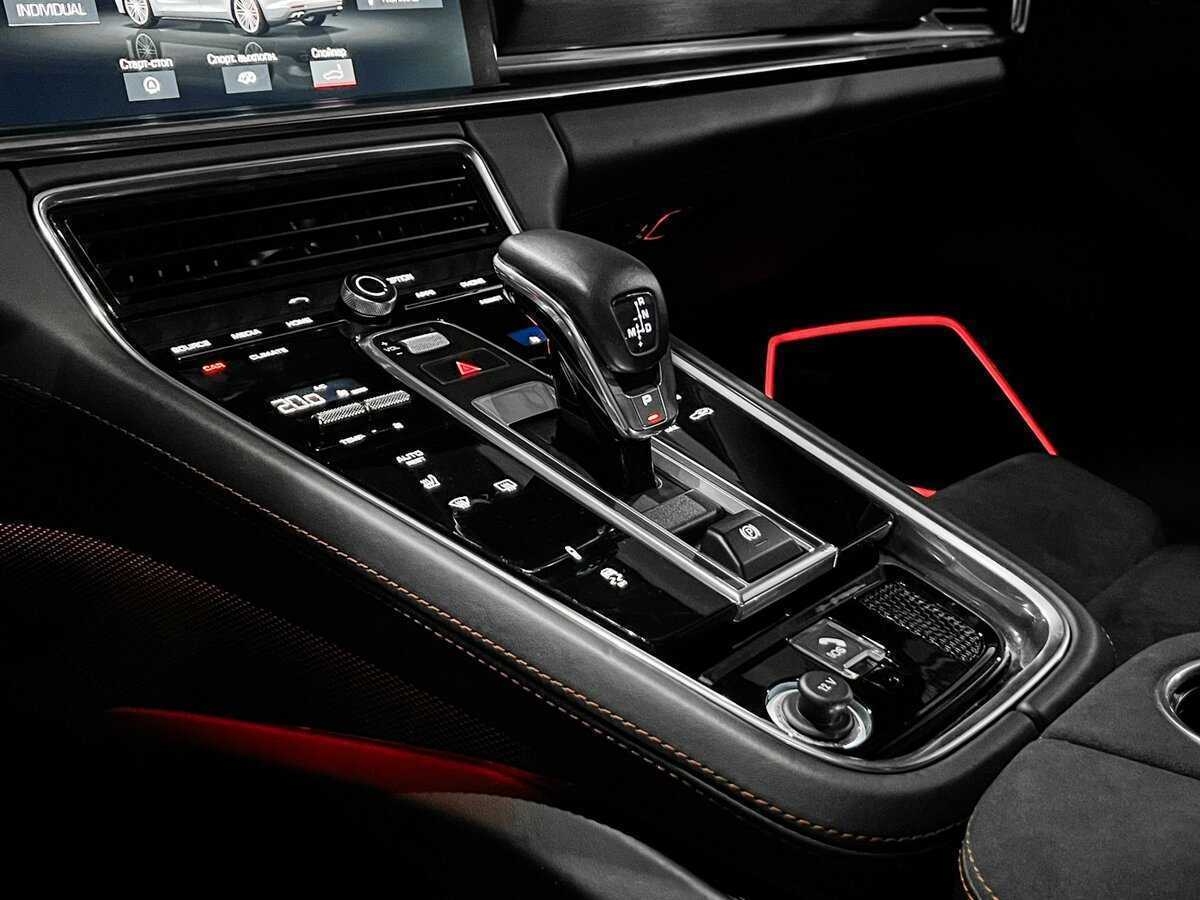 Porsche Panamera GTS, 2020 Фото №21
