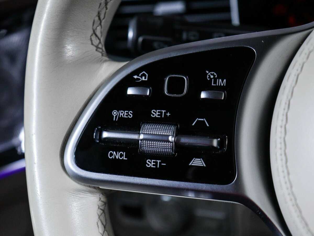 Mercedes-Benz Maybach GLS 600, 2020 Фото №34