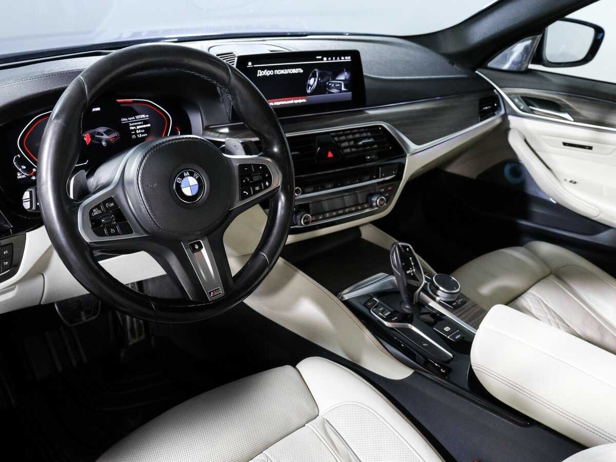 BMW 5 серии 530d xDrive, 2019 Фото №11