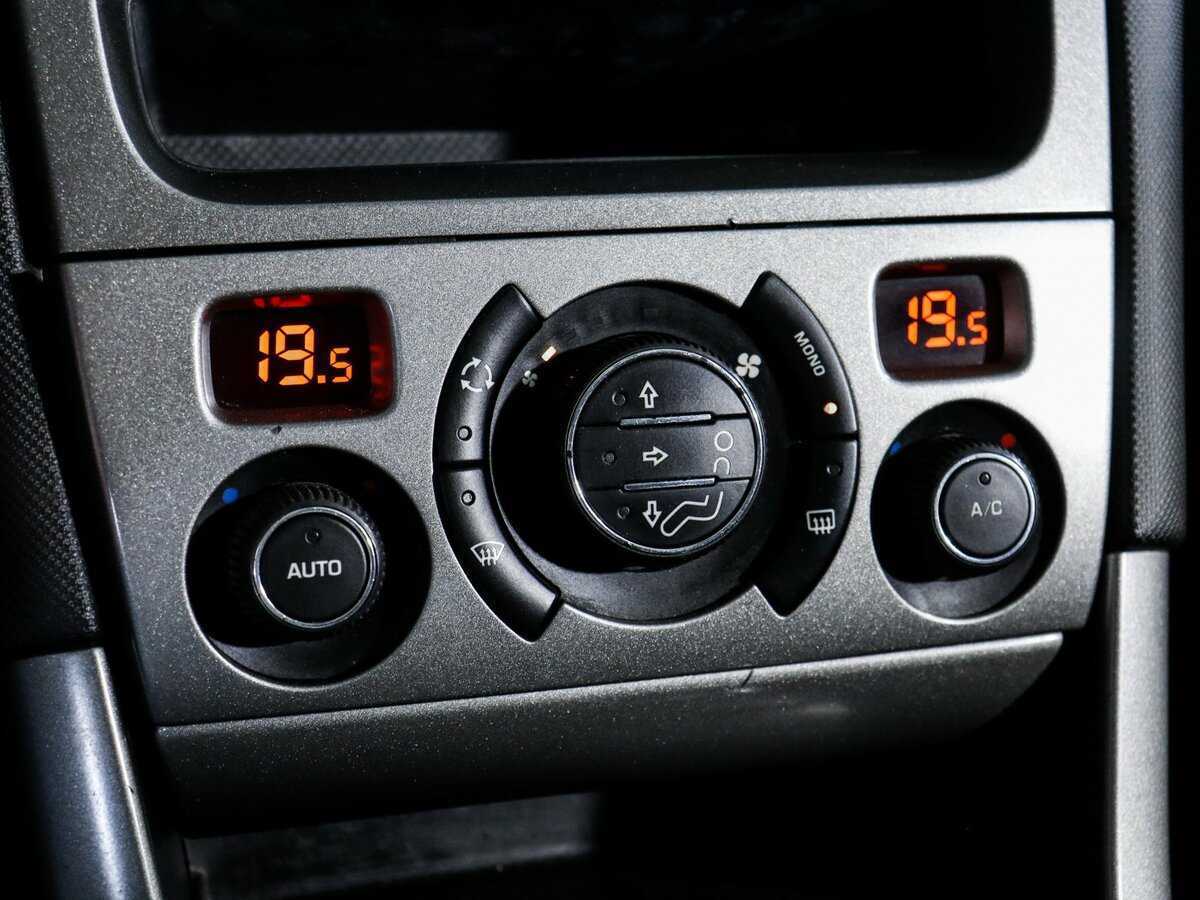 Peugeot 308, 2010 Фото №18