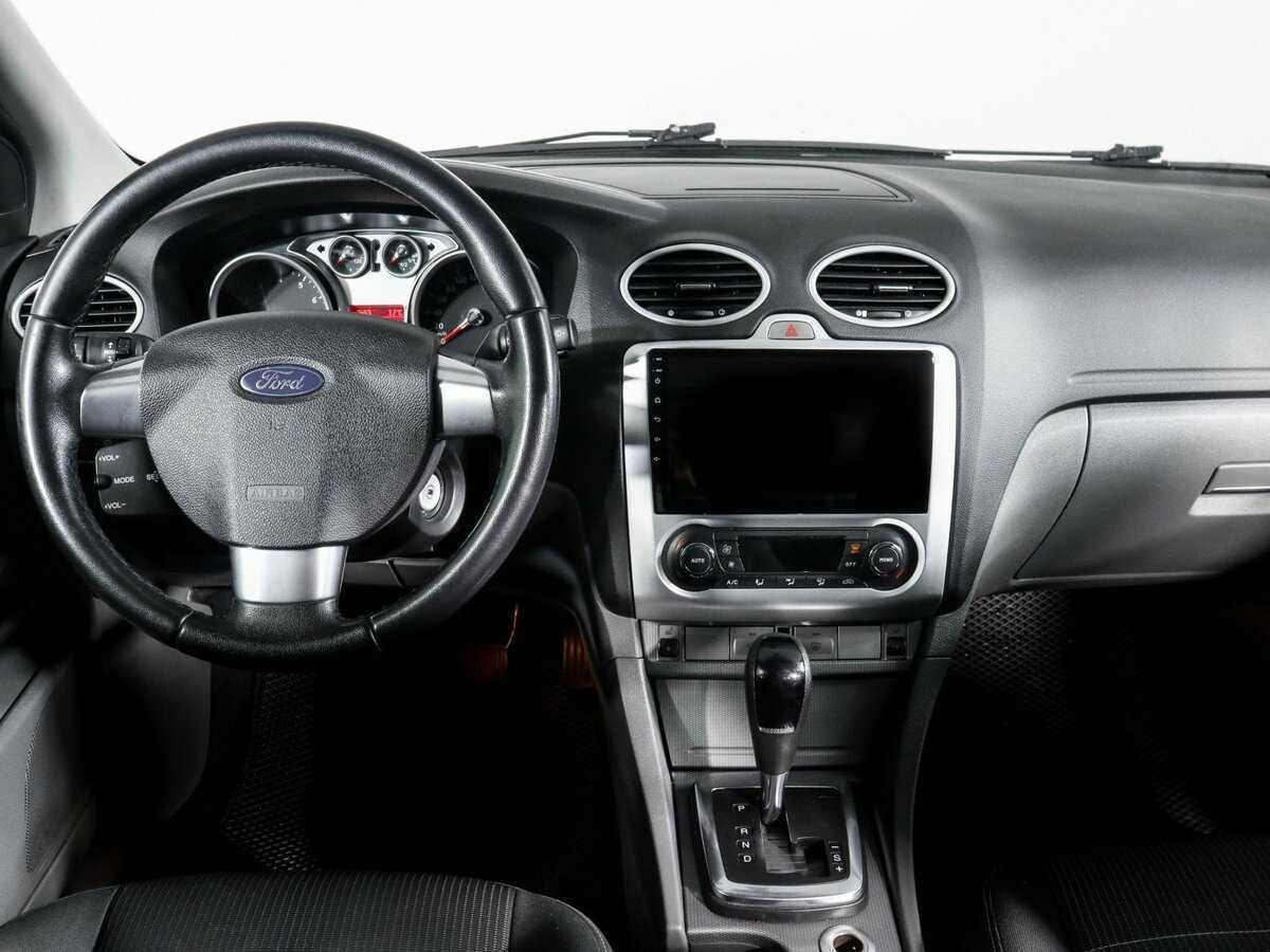 Ford Focus, 2010 Фото №12