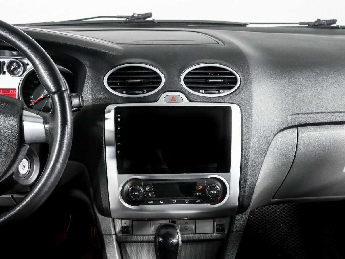 Ford Focus, 2010 Фото №13