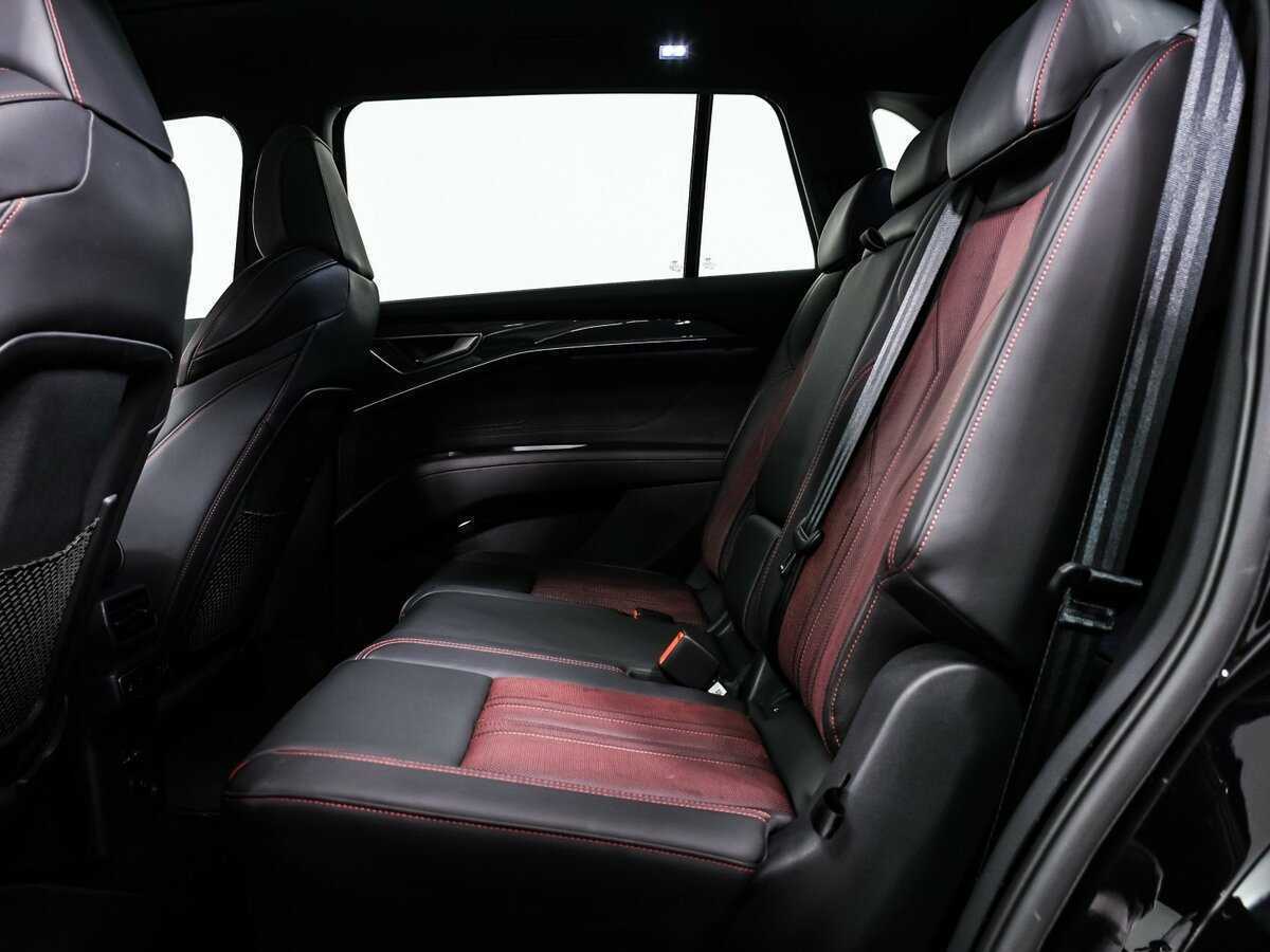 Audi Q5 e-tron 40, 2022 Фото №12