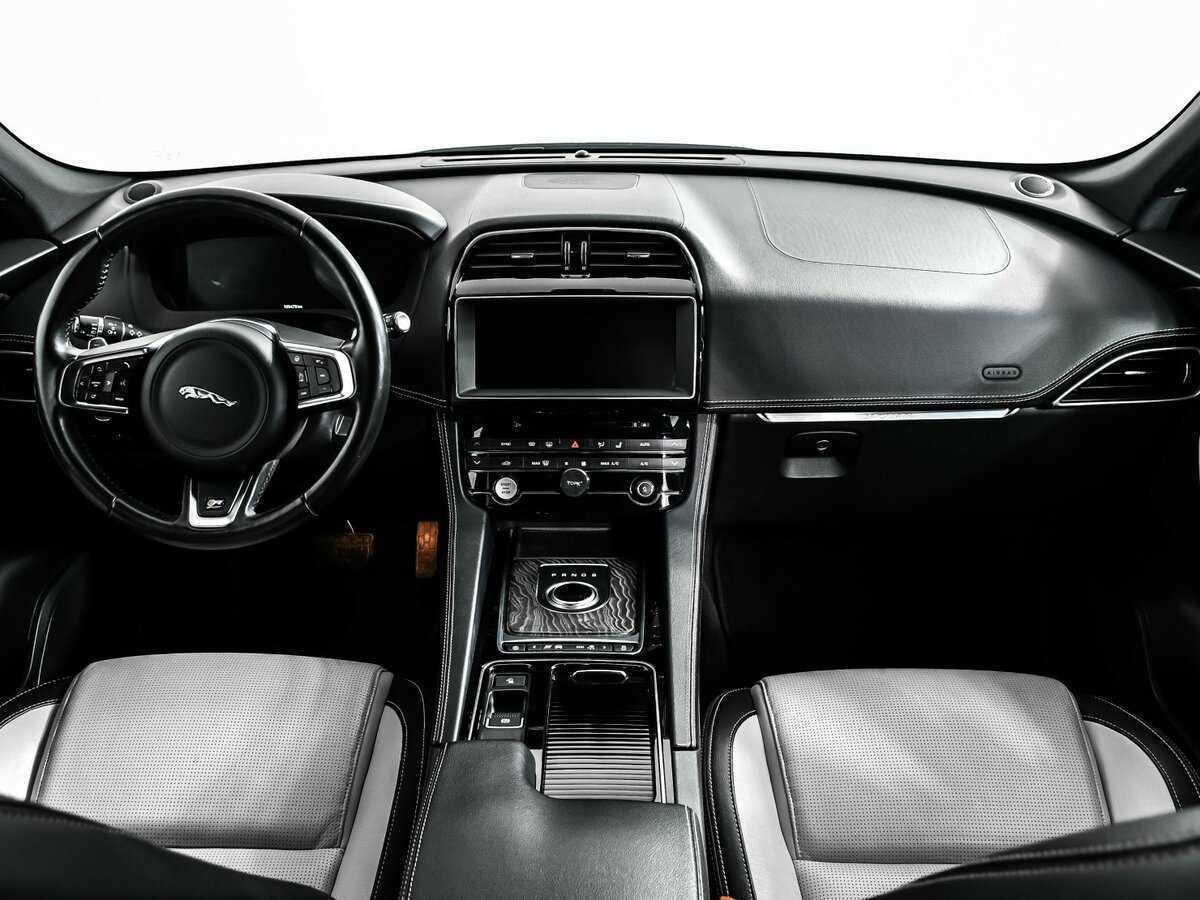 Jaguar F-Pace, 2018 Фото №11