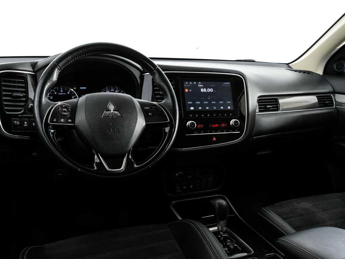 Mitsubishi Outlander, 2021 Фото №11
