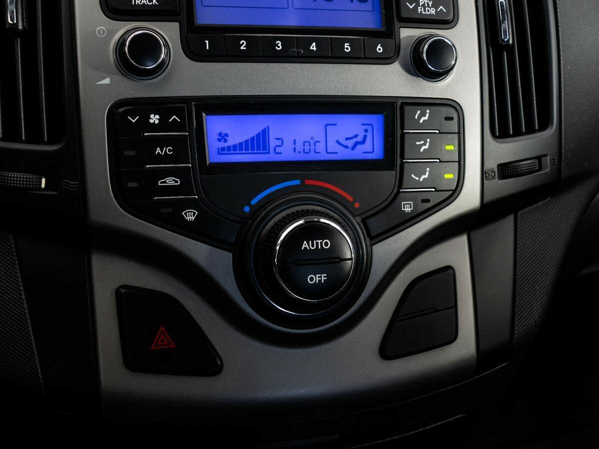 Hyundai i30, 2009 Фото №12