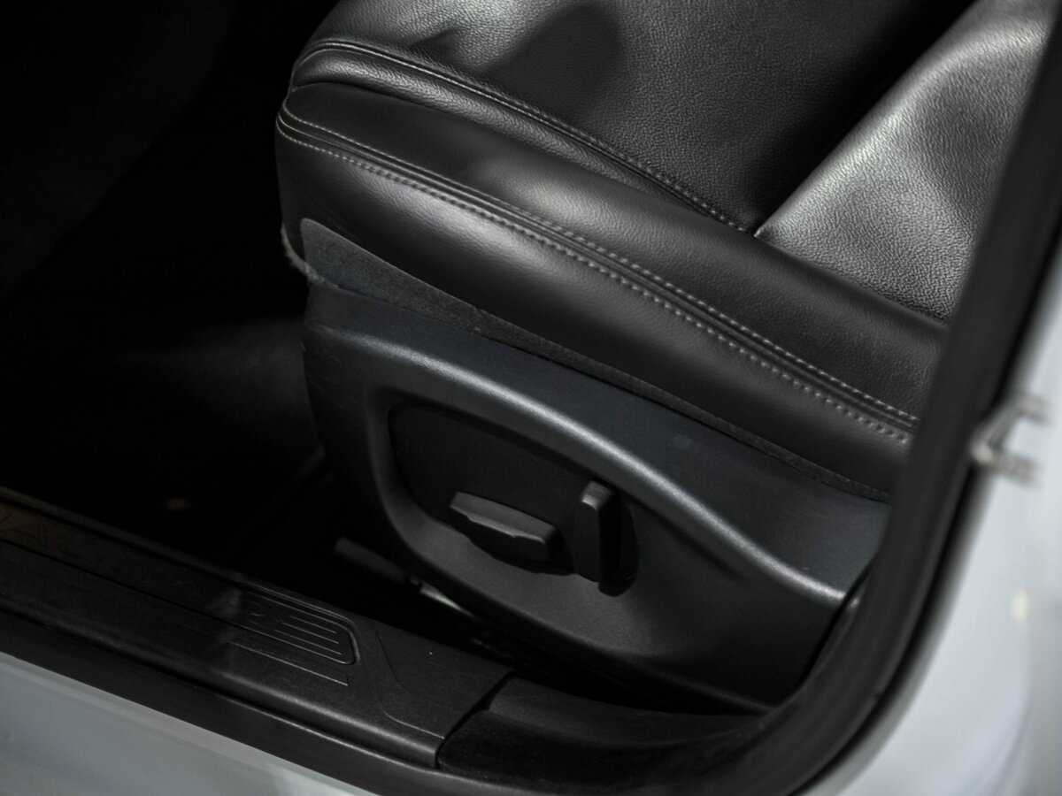 Jaguar XE, 2015 Фото №15