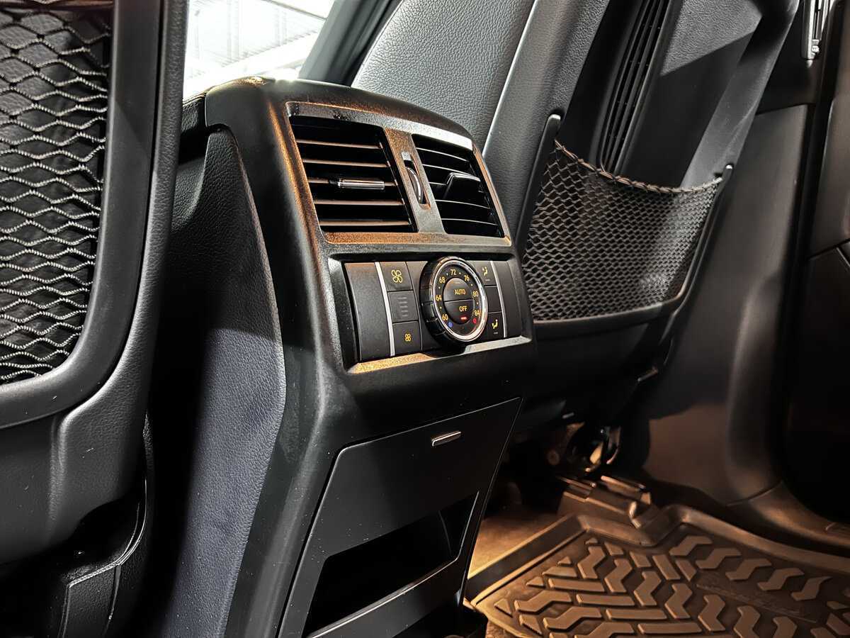 Mercedes-Benz M-Класс 350 CDI, 2011 Фото №24