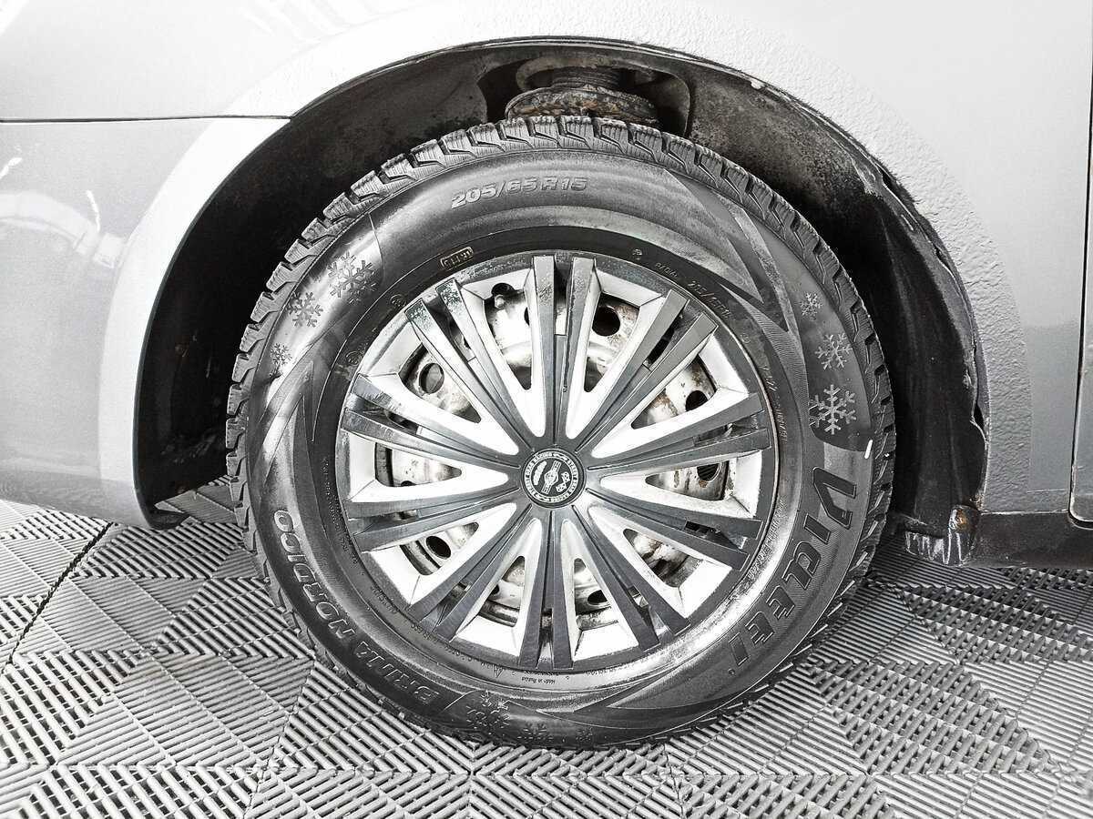 Geely Emgrand EC7, 2013 Фото №17