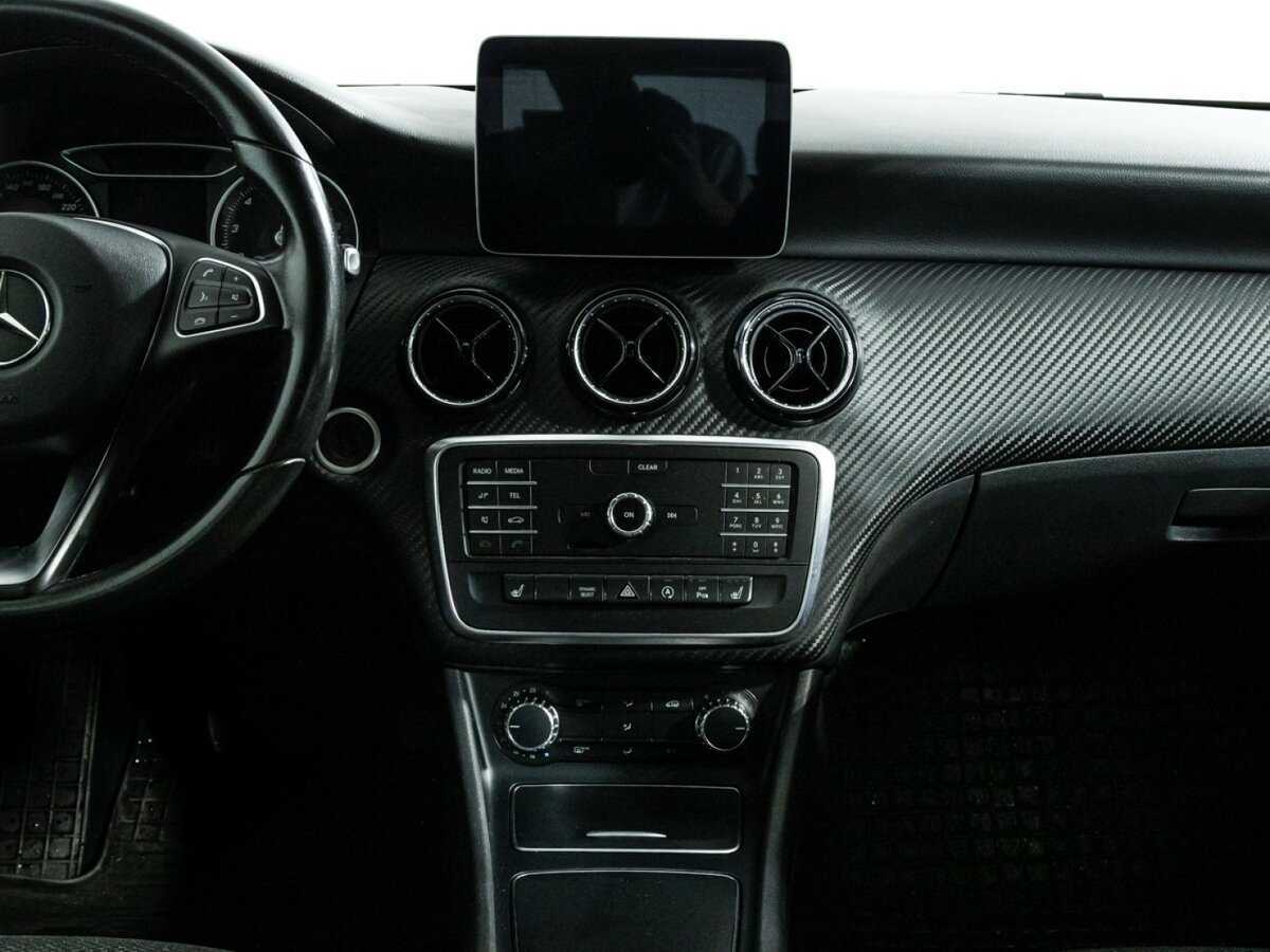 Mercedes-Benz GLA 200, 2017 Фото №14