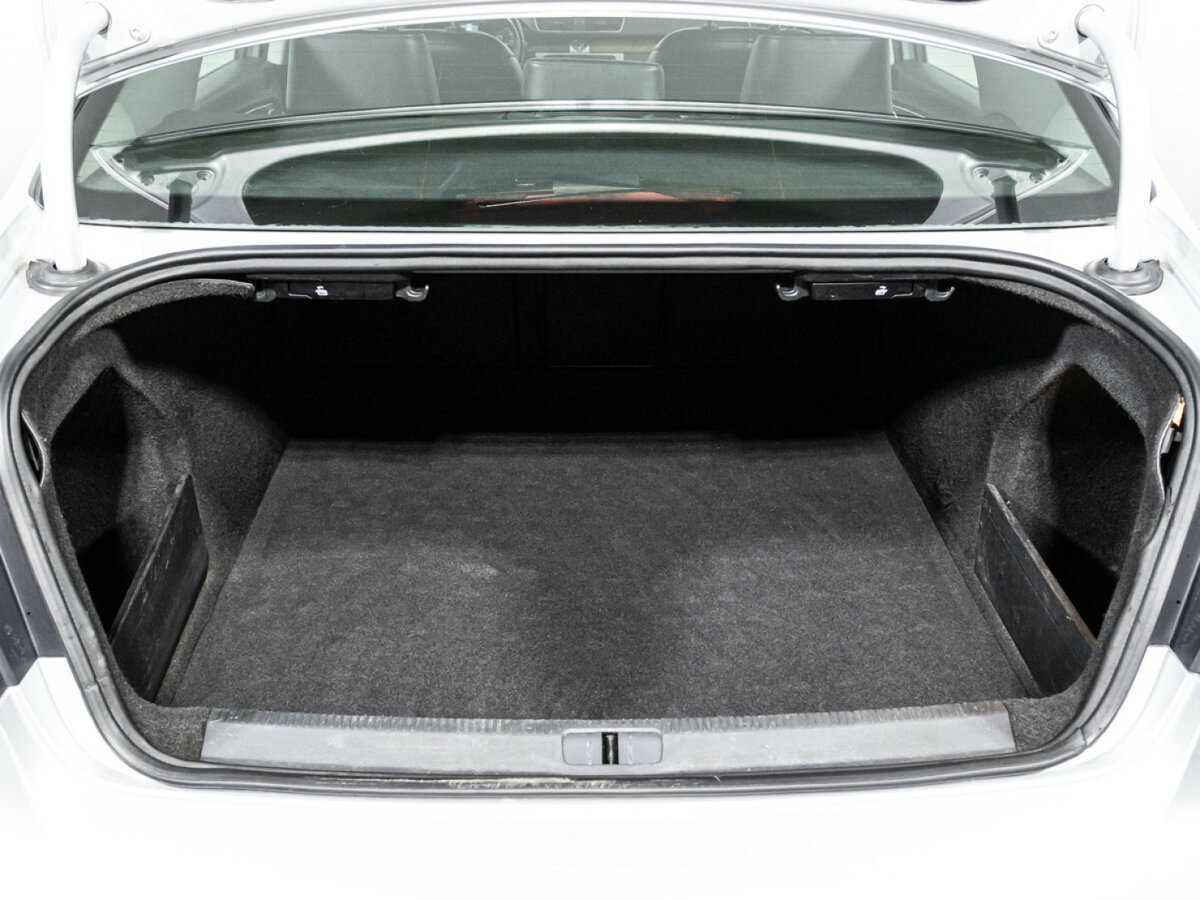 Volkswagen Passat, 2011 Фото №15