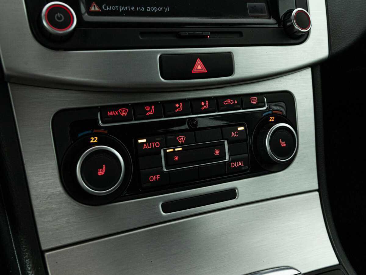 Volkswagen Passat, 2011 Фото №16