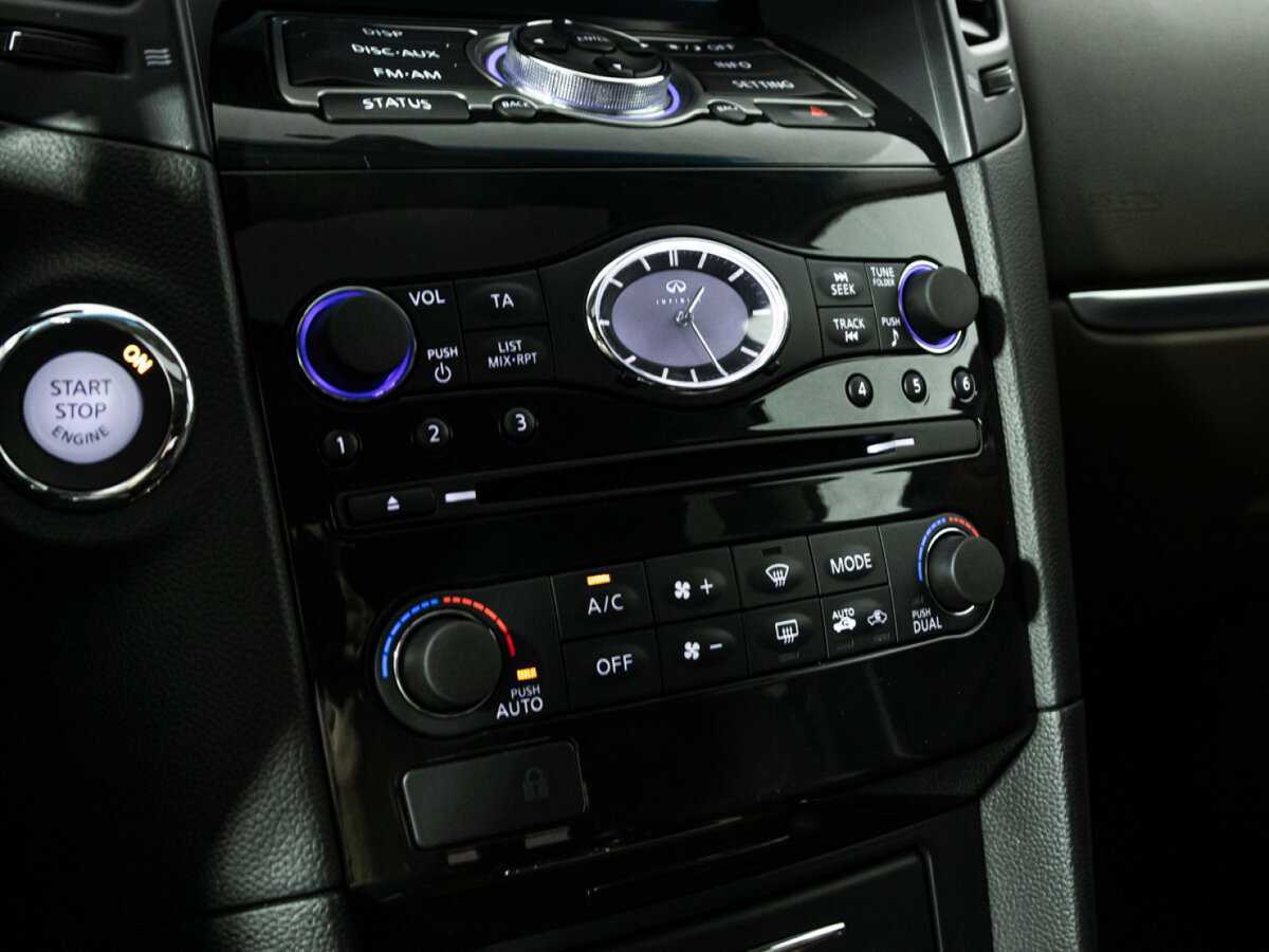 Infiniti QX70, 2016 Фото №22