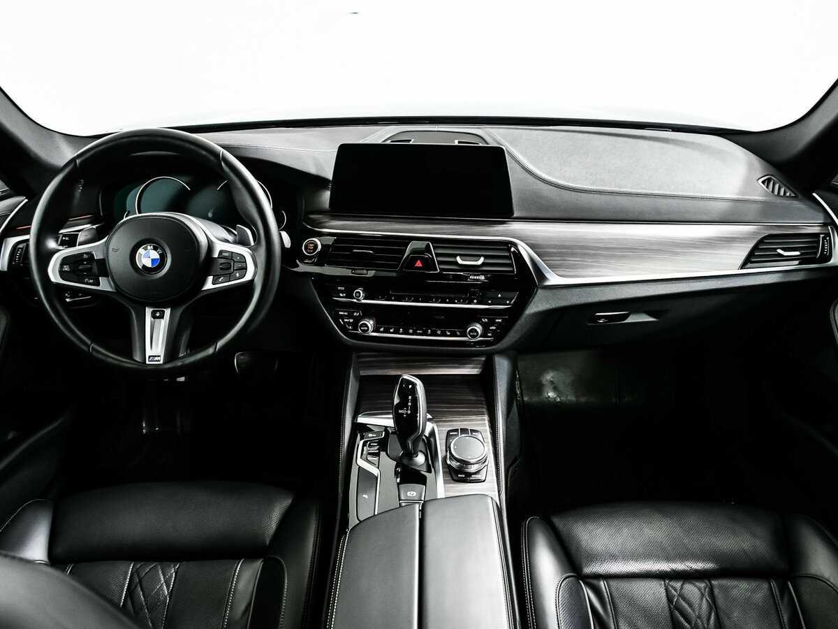 BMW 5 серии 530d xDrive, 2018 Фото №11