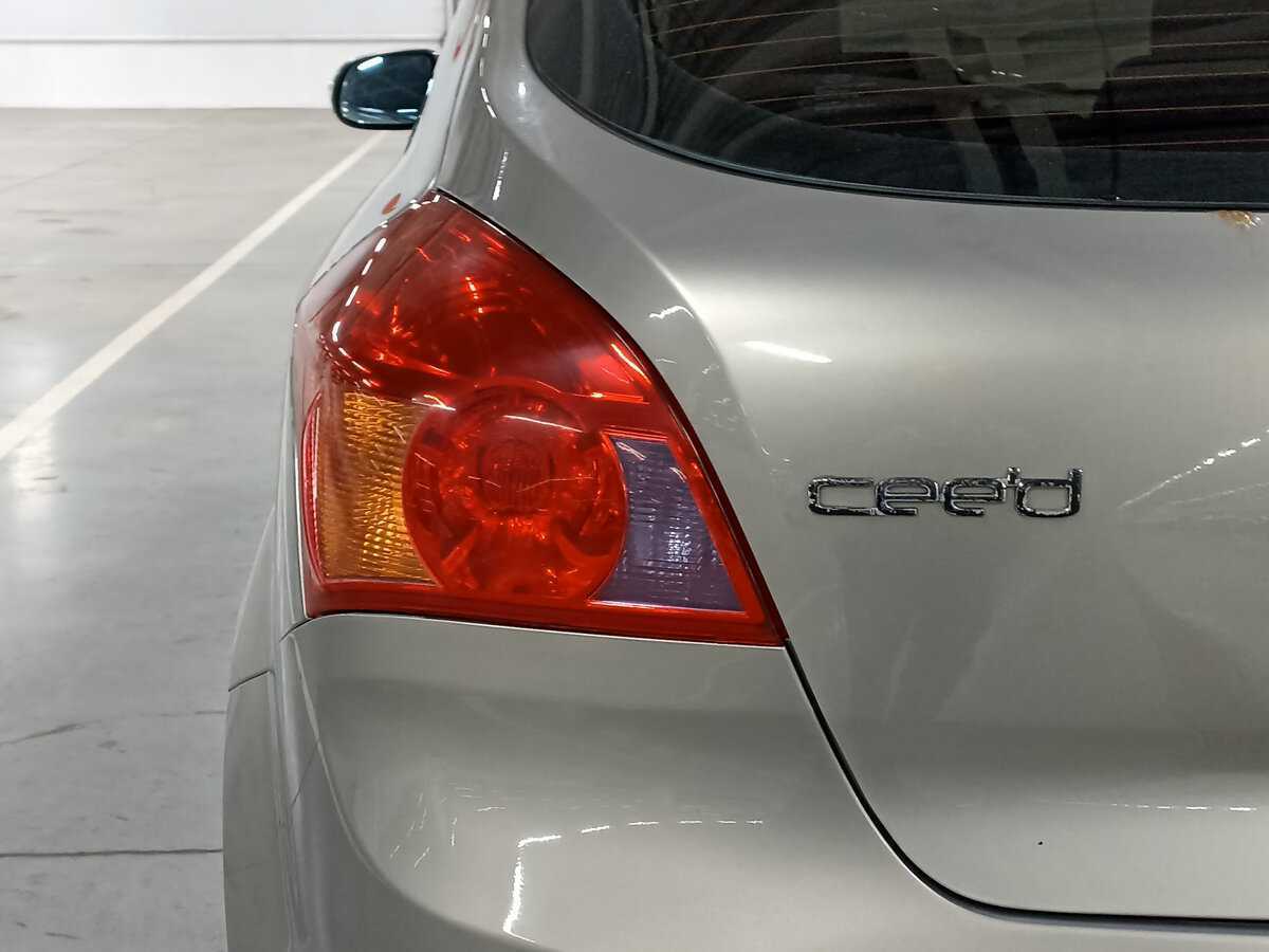Kia Ceed, 2011 Фото №9
