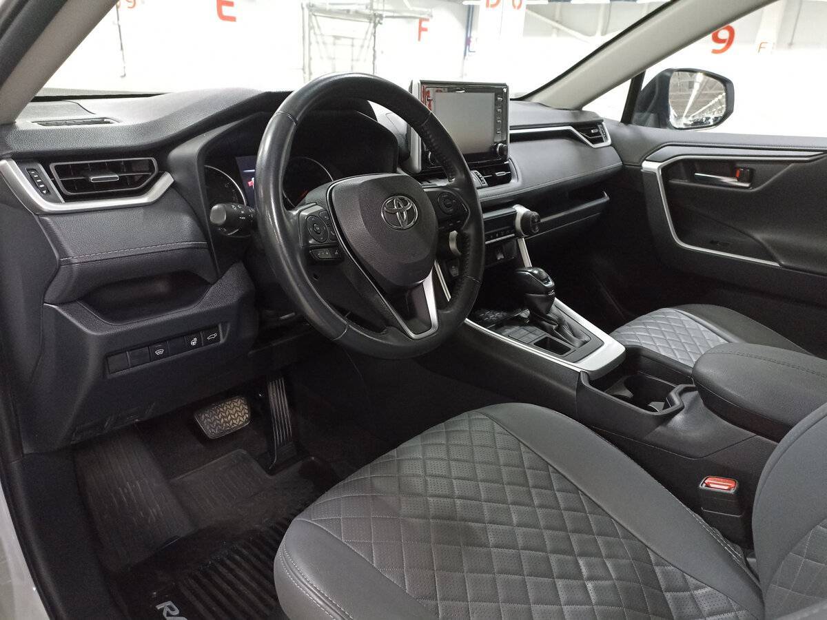 Toyota RAV4, 2021 Фото №16