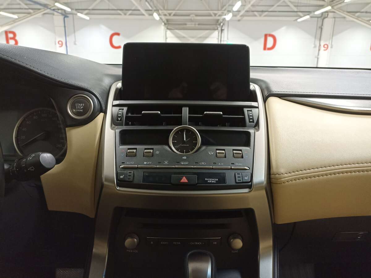 Lexus NX 300, 2018 Фото №15