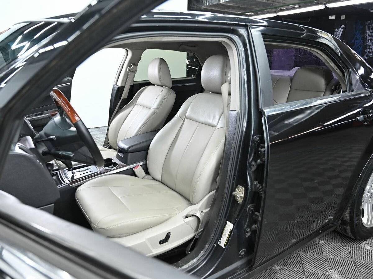 Chrysler 300C, 2004 - 176 000 км. | Фото №6