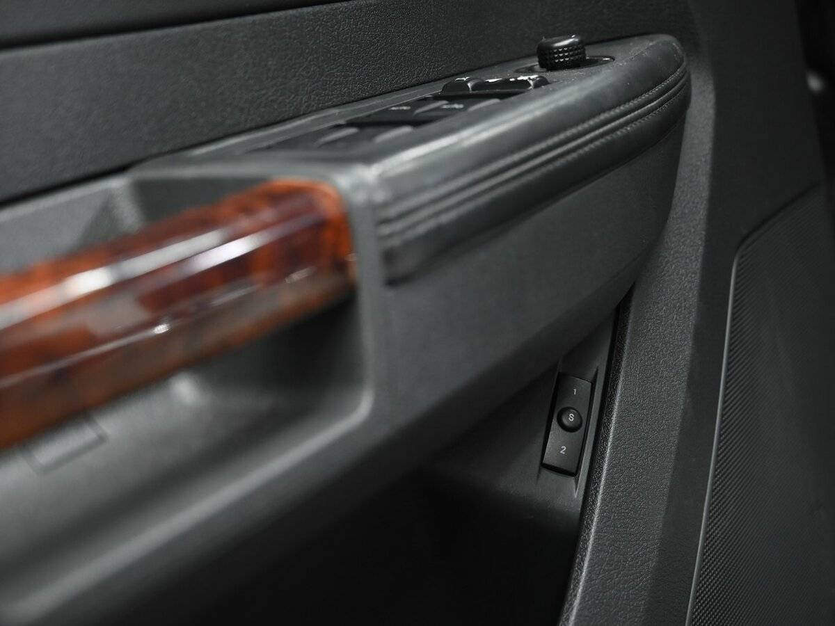 Chrysler 300C, 2004 - 176 000 км. | Фото №8