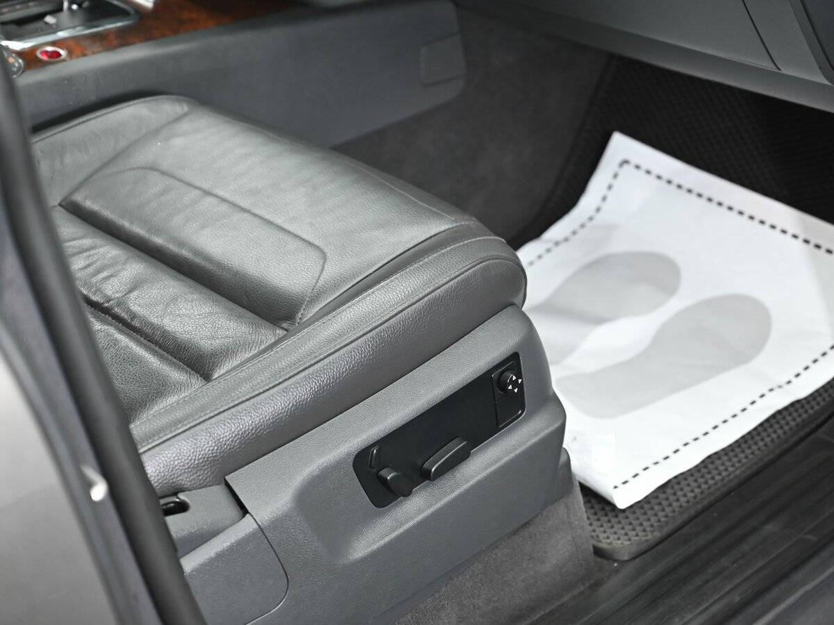 Volkswagen Touareg, 2010 Фото №14