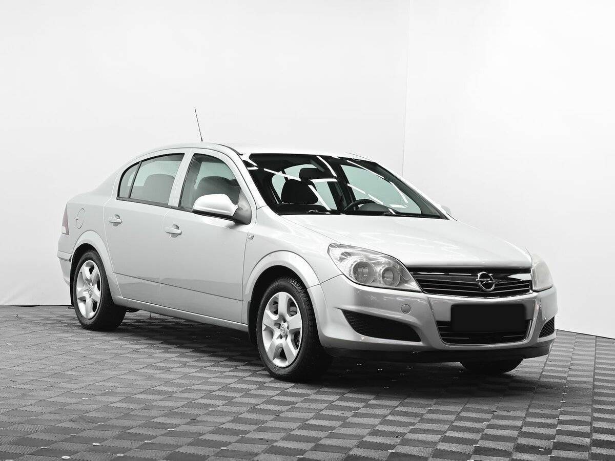 Opel Astra, 2010 - 189 000 км. | Фото №2