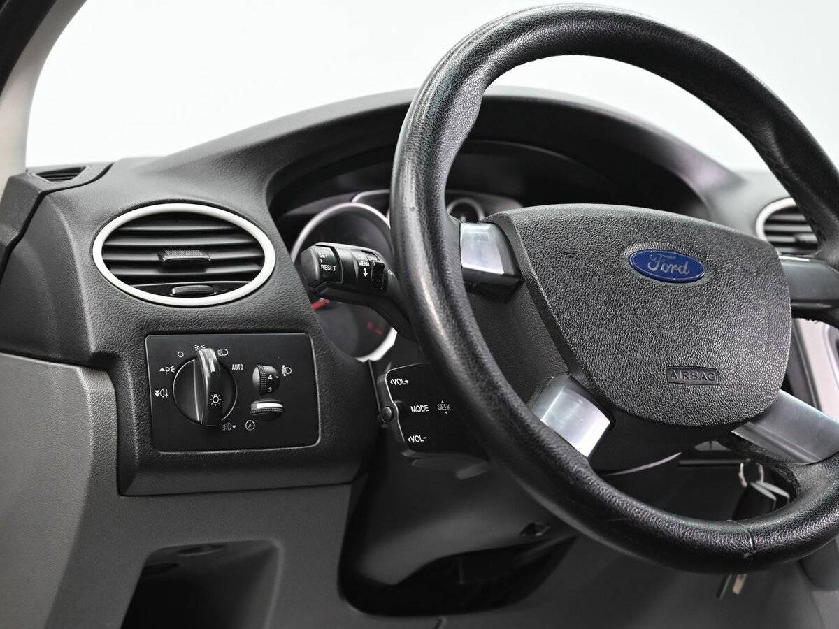 Ford Focus, 2010 Фото №9