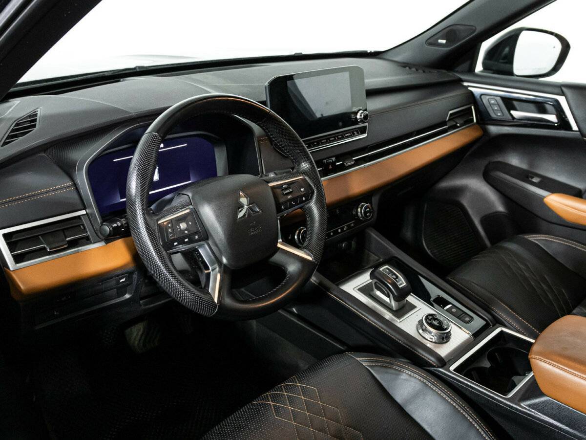 Mitsubishi Outlander, 2023 Фото №11
