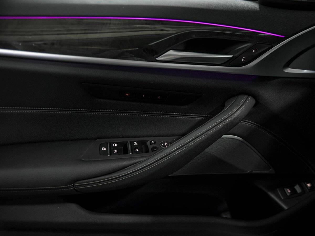 BMW 5 серии 530e xDrive, 2022 Фото №16