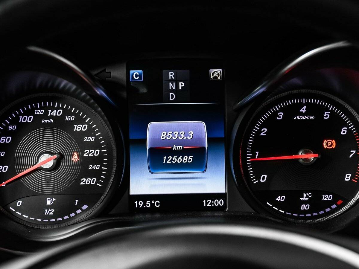 Mercedes-Benz GLC Coupe 250, 2017 Фото №10