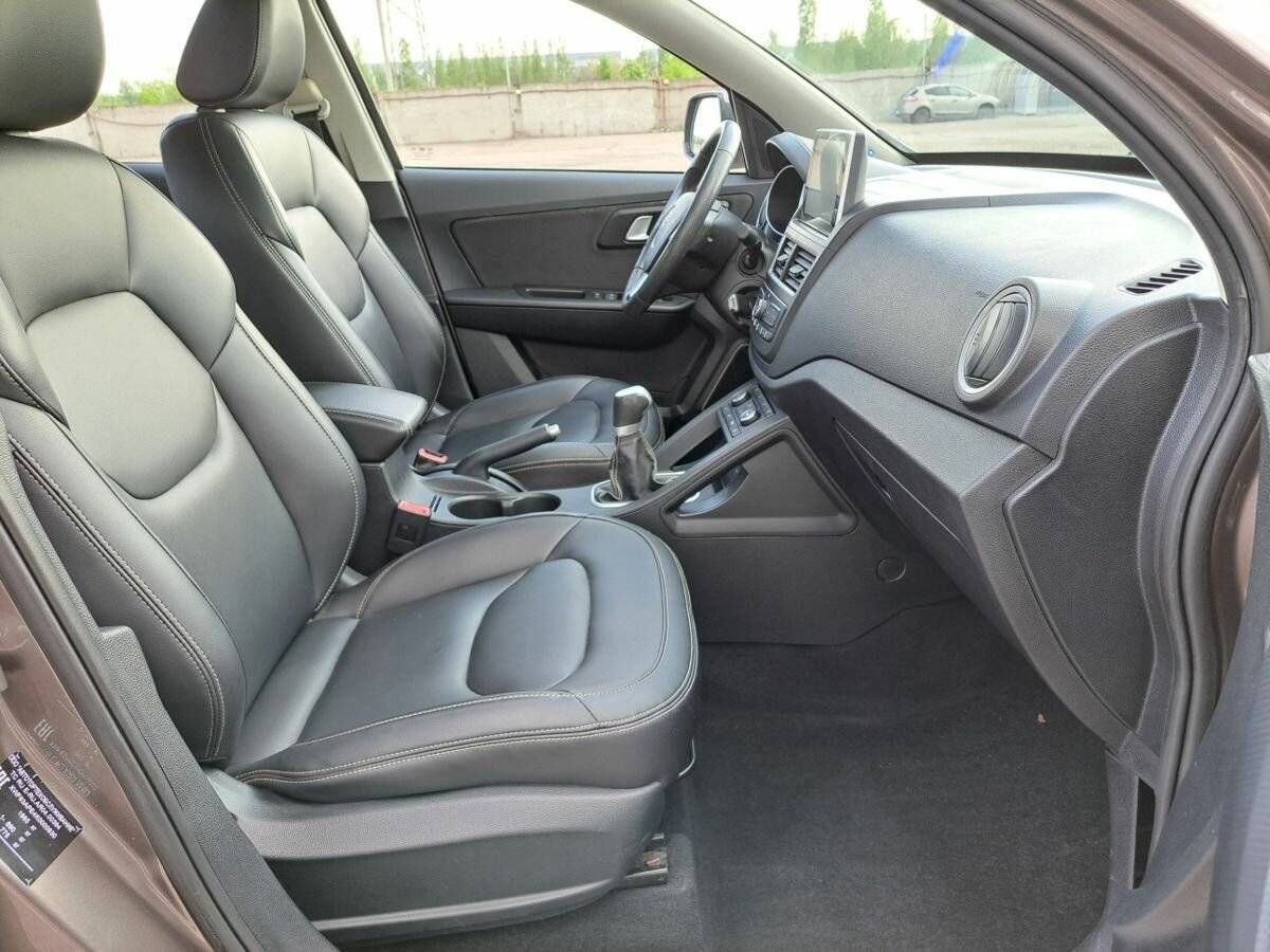 FAW Besturn X40, 2020 Фото №11