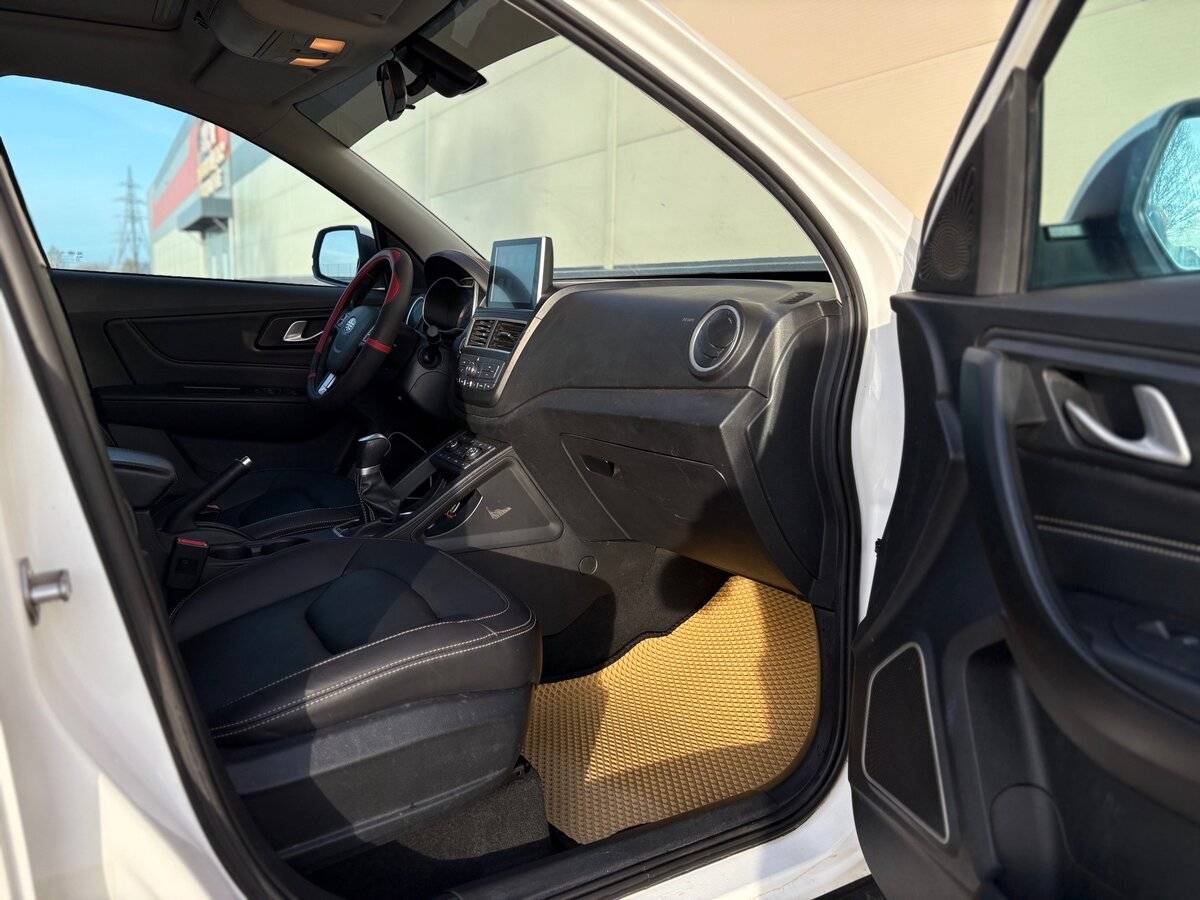 FAW Besturn X40, 2019 Фото №13