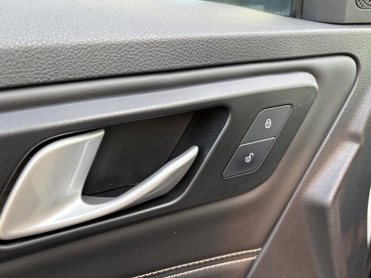 FAW Besturn X40, 2019 Фото №16