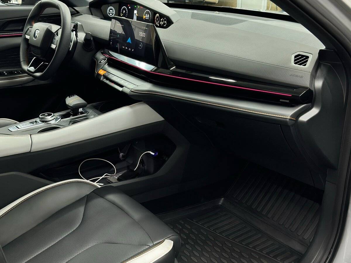 Changan UNI-V, 2024 Фото №12