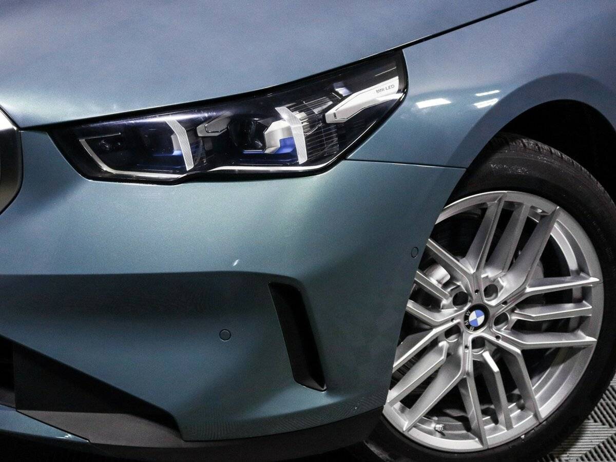 BMW 5 серии 530i xDrive, 2023 Фото №16
