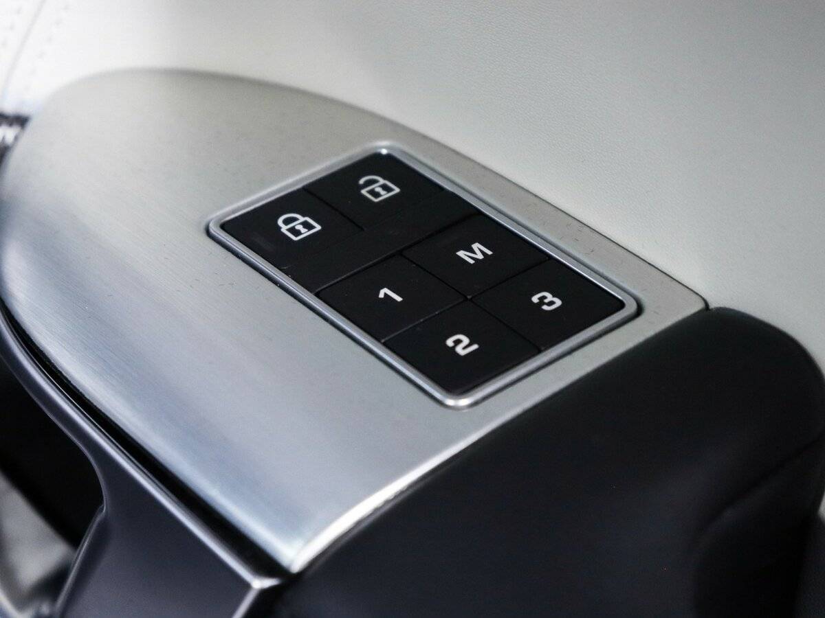 Land Rover Range Rover Sport SVR, 2021 Фото №20