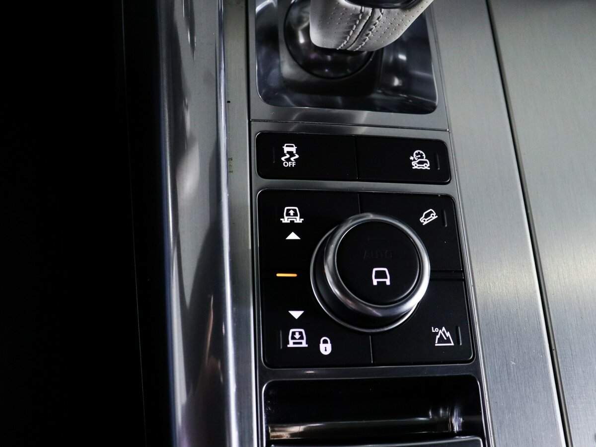 Land Rover Range Rover Sport SVR, 2021 Фото №32