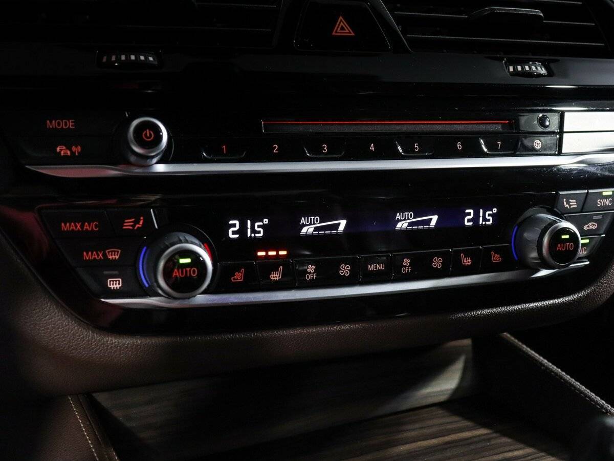 BMW 5 серии 530d xDrive, 2018 Фото №31