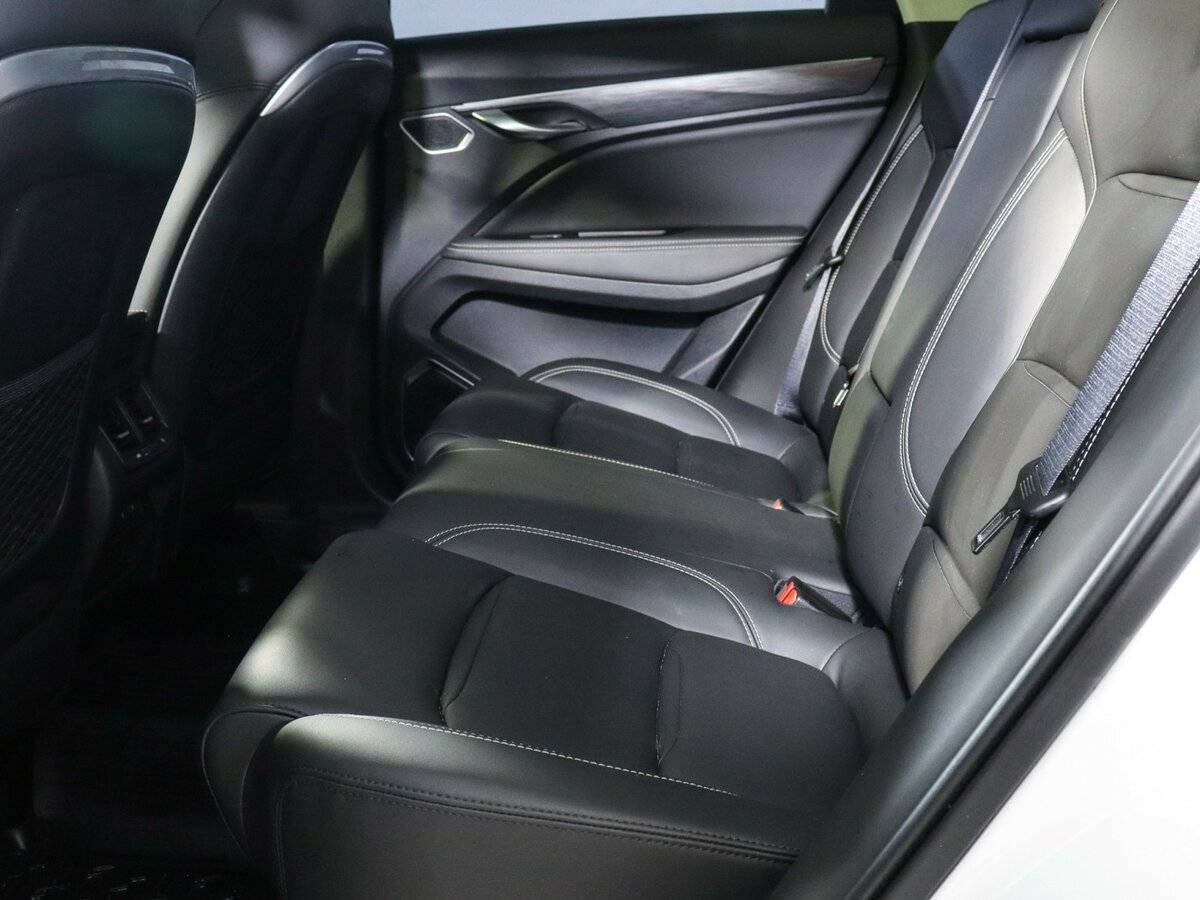 Geely Tugella, 2022 Фото №10