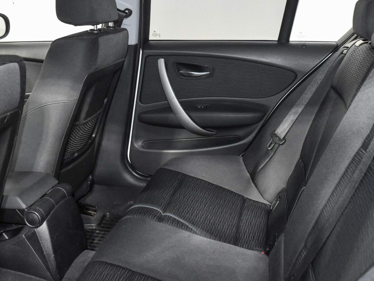 BMW 1 серии 116i, 2010 Фото №13