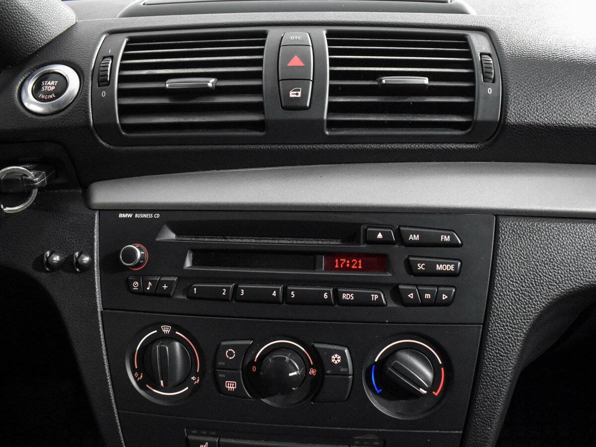 BMW 1 серии 116i, 2010 Фото №16