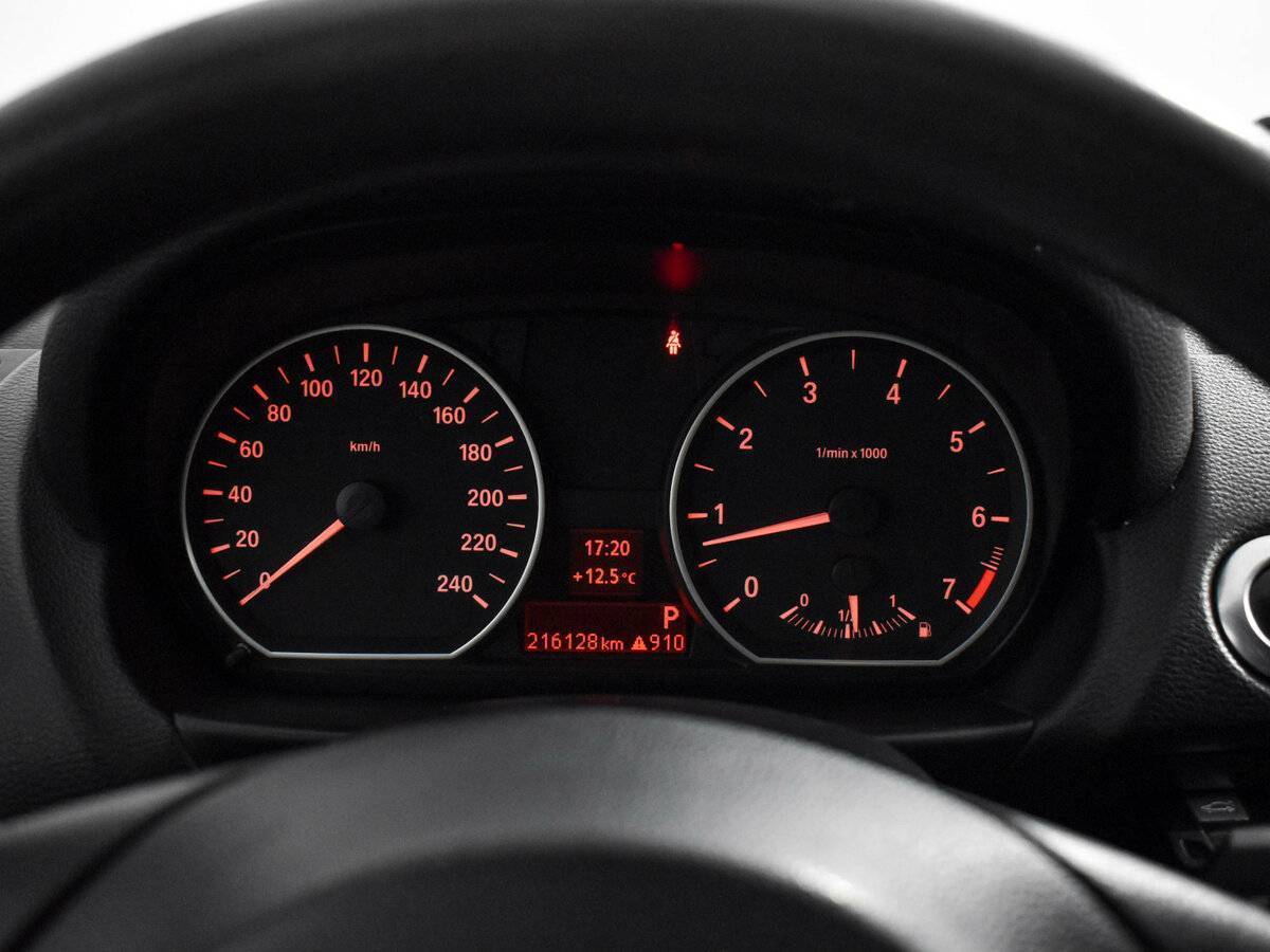 BMW 1 серии 116i, 2010 Фото №18