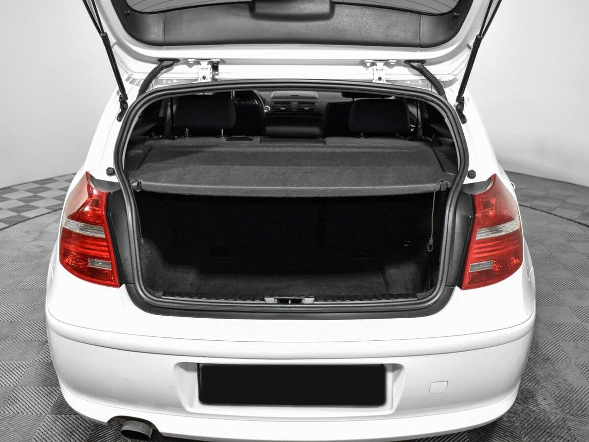 BMW 1 серии 116i, 2010 Фото №19