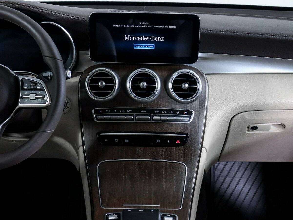 Mercedes-Benz GLC Coupe 300, 2019 Фото №11