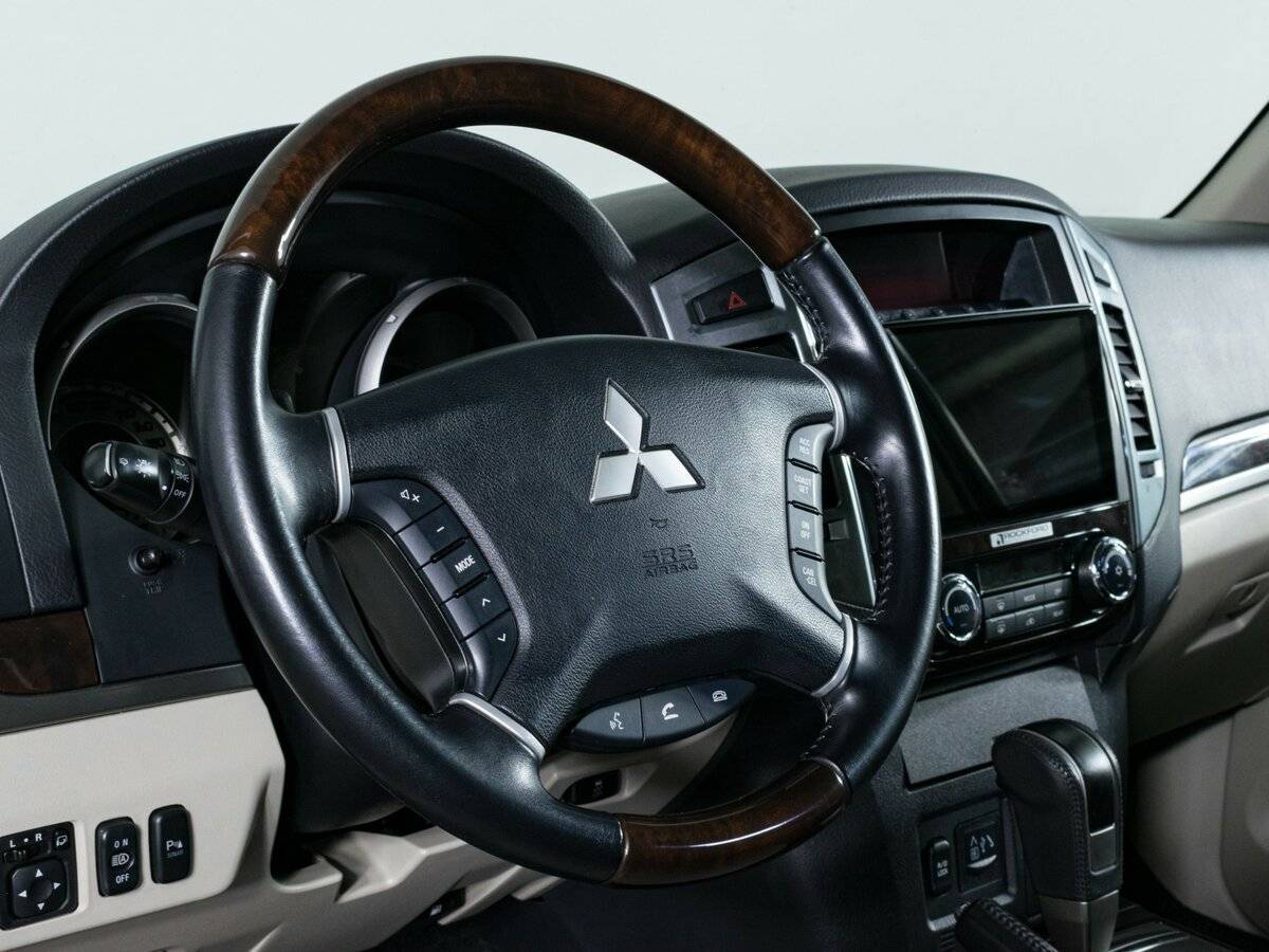 Mitsubishi Pajero, 2019 Фото №15