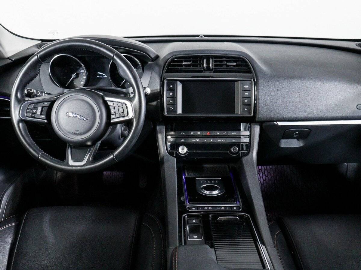 Jaguar F-Pace, 2018 Фото №9