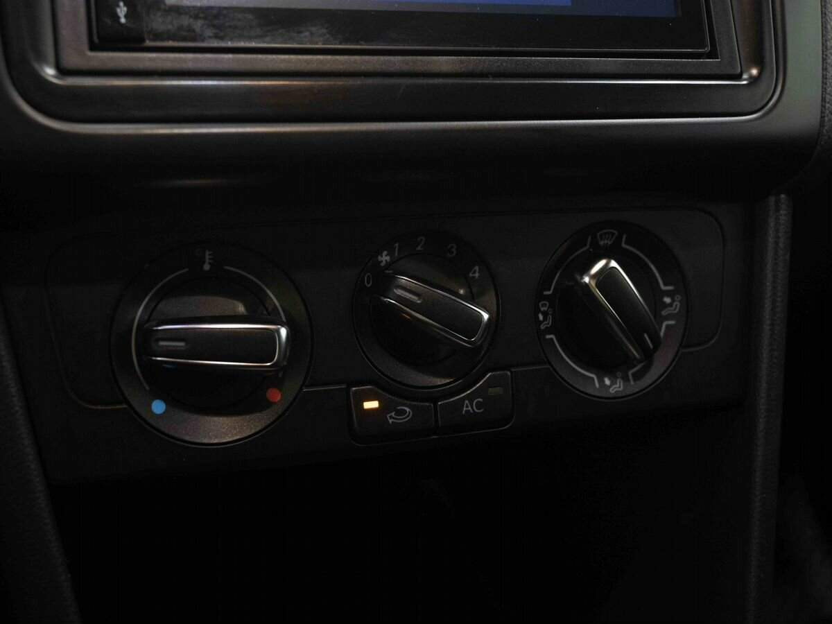 Volkswagen Polo, 2011 Фото №16