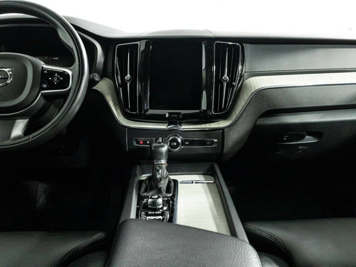 Volvo XC60, 2020 Фото №14