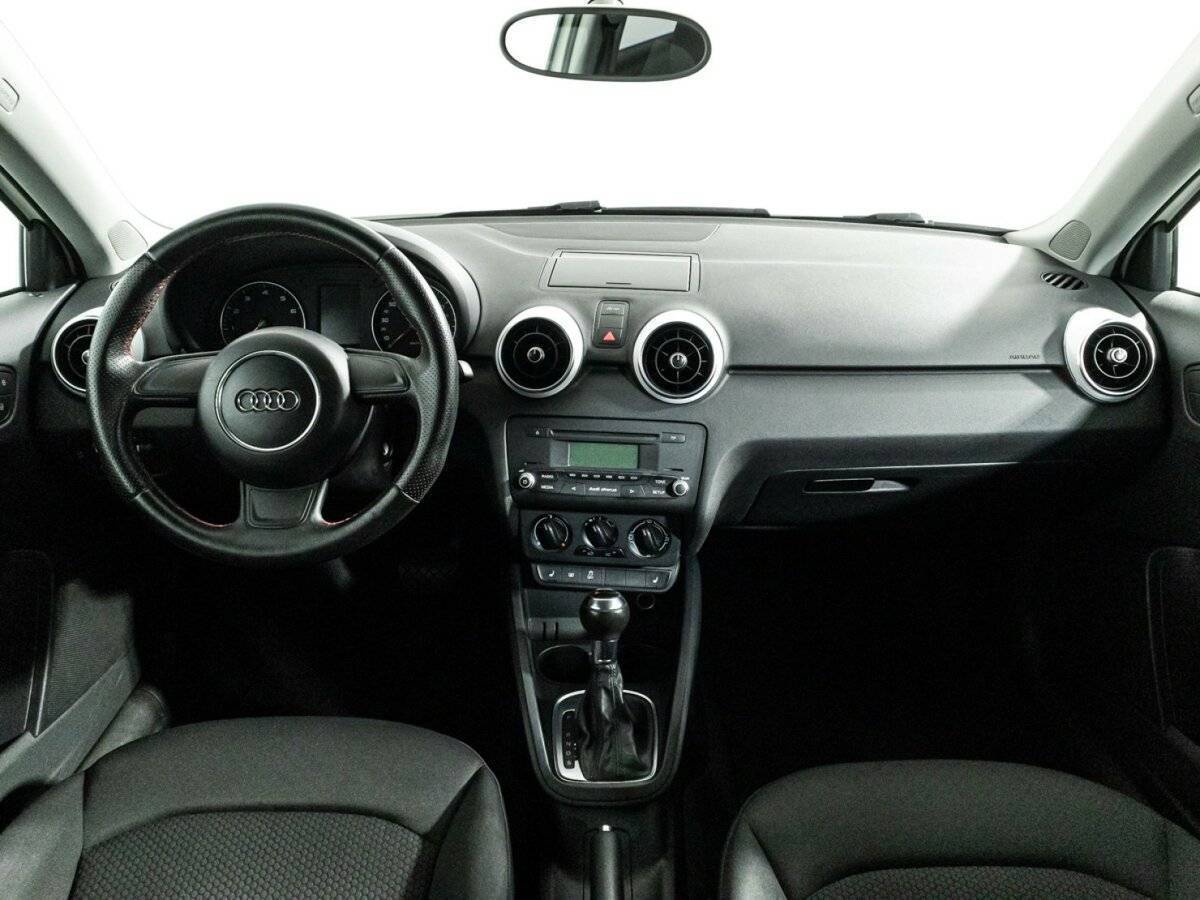 Audi A1, 2010 Фото №13