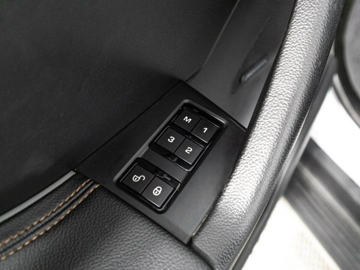 Jaguar F-Pace, 2016 Фото №18