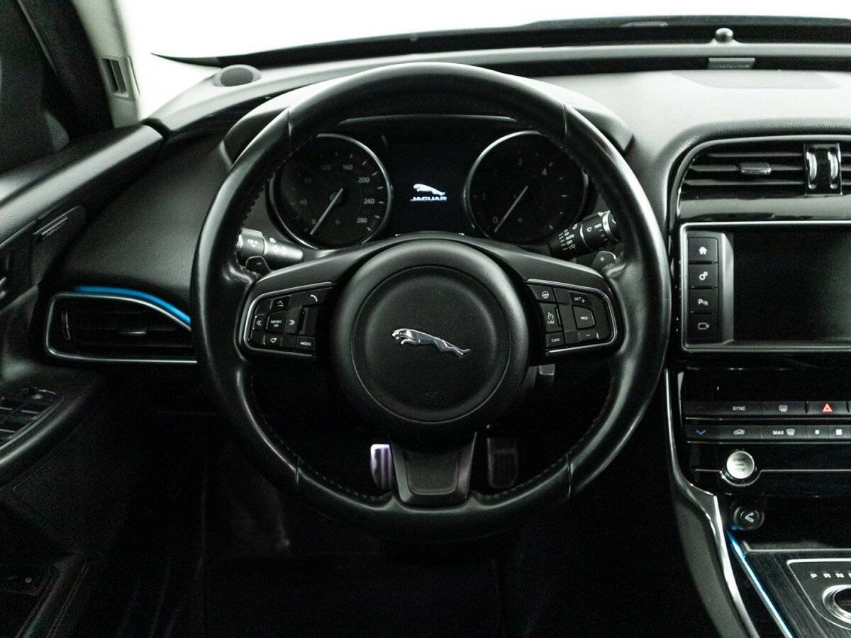 Jaguar XE, 2016 Фото №21